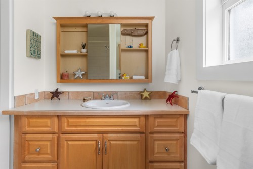 964 Village Drive, Bowen Island, BC 