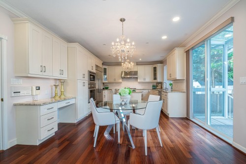 4255 15Th Avenue W, Vancouver, BC 