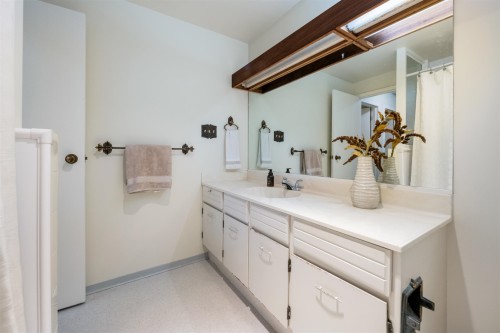 220-7377 Salisbury Avenue, Burnaby, BC 