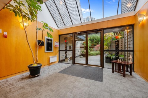 220-7377 Salisbury Avenue, Burnaby, BC 