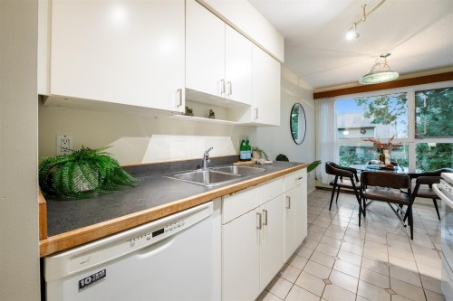 220-7377 Salisbury Avenue, Burnaby, BC 