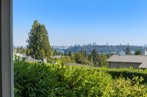 2234 Ottawa Avenue, West Vancouver, BC 