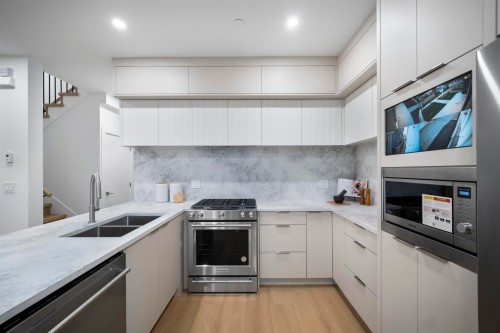 1-2386 45Th Avenue E, Vancouver, BC 