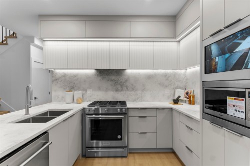 1-2386 45Th Avenue E, Vancouver, BC 