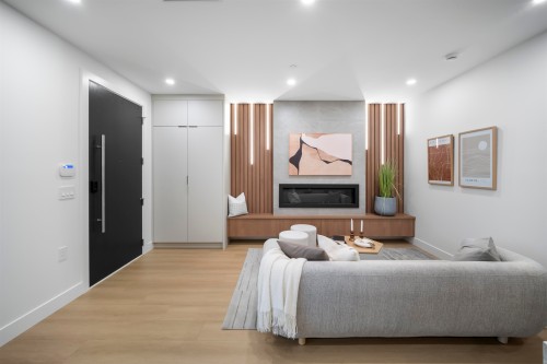 1-2386 45Th Avenue E, Vancouver, BC 