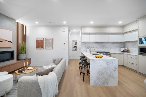 1-2386 45Th Avenue E, Vancouver, BC 