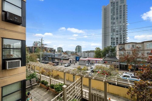 301-124 3Rd Street W, North Vancouver, BC 