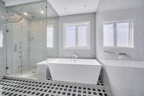 7680 Steveston Highway, Richmond, BC 