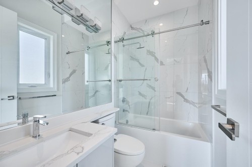 7680 Steveston Highway, Richmond, BC 