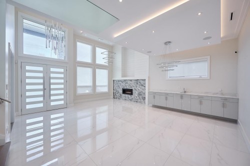 7680 Steveston Highway, Richmond, BC 