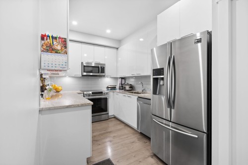 306-22315 122 Avenue, Maple Ridge, BC 