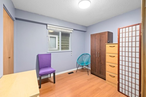 8225 18Th Avenue, Burnaby, BC 