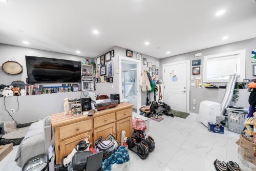 4841 Dumfries Street, Vancouver, BC 