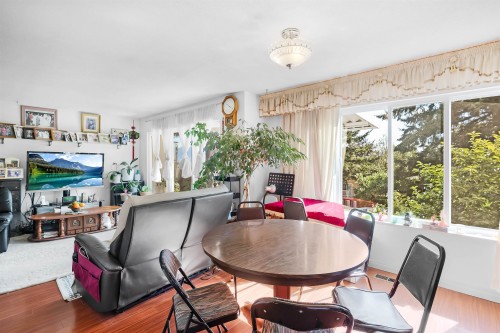 45 Stratford Avenue N, Burnaby, BC 