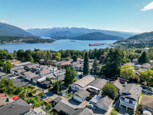 45 Stratford Avenue N, Burnaby, BC 