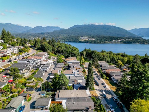 45 Stratford Avenue N, Burnaby, BC 