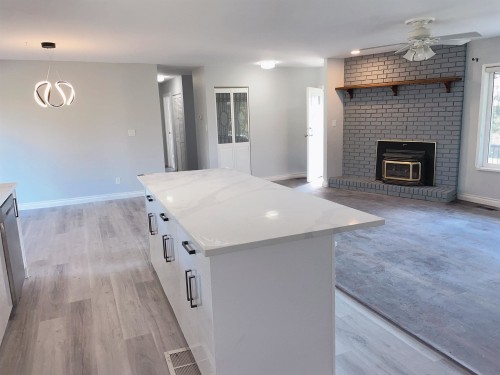 20583 Dewdney Trunk Road, Maple Ridge, BC 