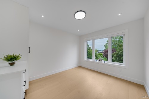 1-4463 Walden Street, Vancouver, BC 