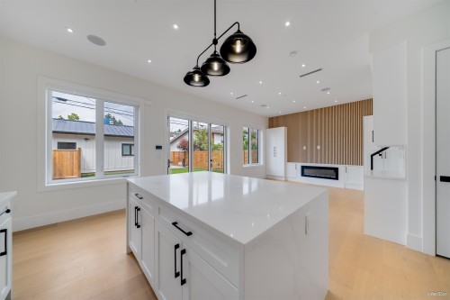 2-4463 Walden Street, Vancouver, BC 