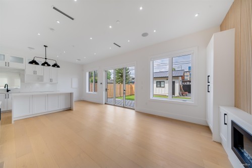 2-4463 Walden Street, Vancouver, BC 