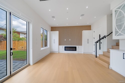 2-4463 Walden Street, Vancouver, BC 