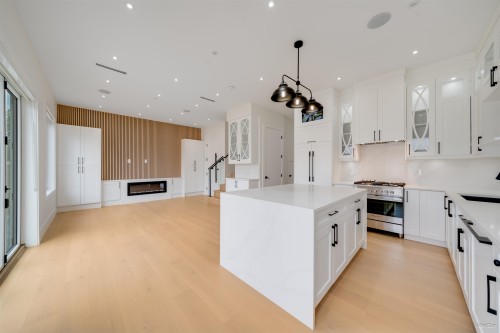 2-4463 Walden Street, Vancouver, BC 