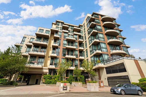 201-10 Renaissance Square  New Westminster, BC V3M 7B1