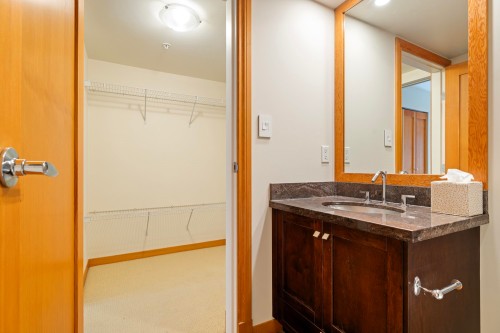 201-10 Renaissance Square, New Westminster, BC 