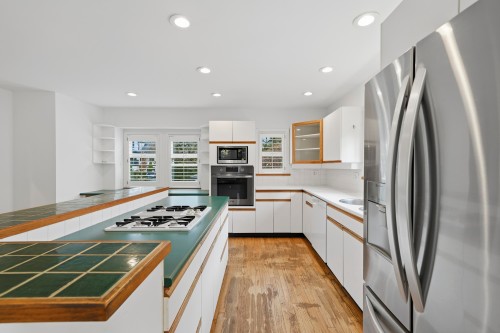 5761 Holland Street, Vancouver, BC 