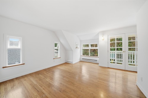 5761 Holland Street, Vancouver, BC 