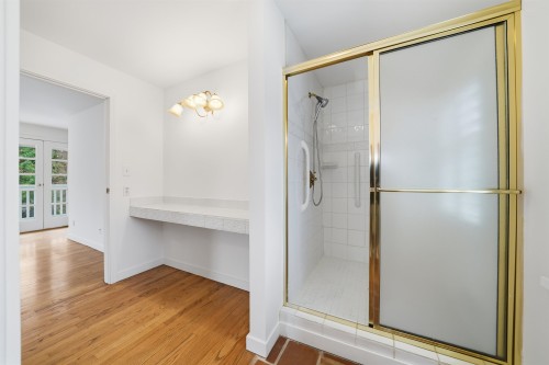 5761 Holland Street, Vancouver, BC 