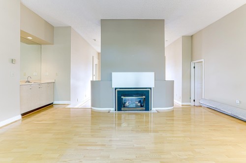 303-7500 Abercrombie Drive, Richmond, BC 