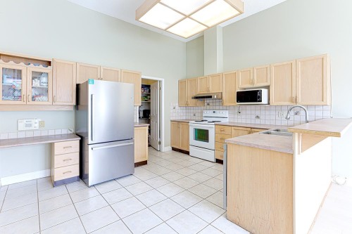 303-7500 Abercrombie Drive, Richmond, BC 