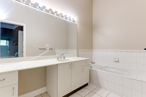 303-7500 Abercrombie Drive, Richmond, BC 