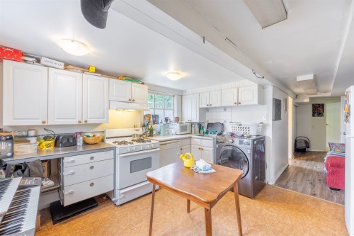 634 Rochester Avenue, Coquitlam, BC 