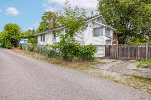 634 Rochester Avenue, Coquitlam, BC 