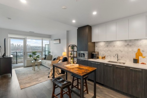 2504-2425 Alpha Avenue, Burnaby, BC 