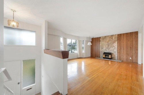 1350 Grover Avenue, Coquitlam, BC 