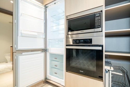 582-8608 Hazelbridge Way, Richmond, BC 