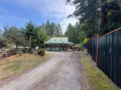 714 Charter Road, Mayne Island, BC 