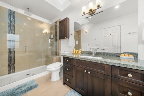 2733 Tempe Glen Drive, North Vancouver, BC 