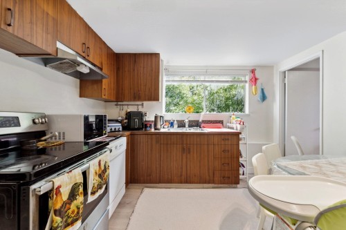 1949 Mahon Avenue, North Vancouver, BC 