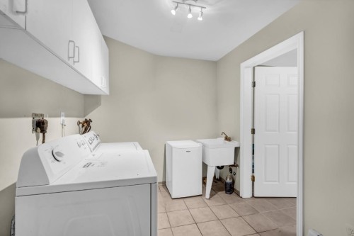 1400 Meadowview Court, Coquitlam, BC 