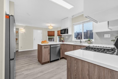 1400 Meadowview Court, Coquitlam, BC 