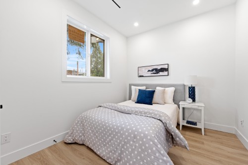 1-122 Eighth Avenue, New Westminster, BC 