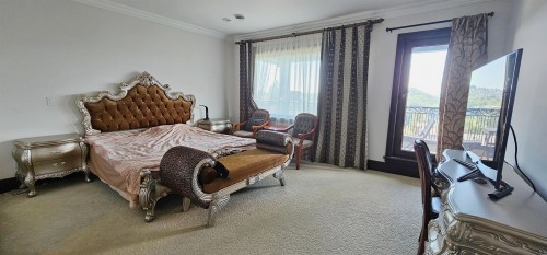 7282 Ridge Drive, Burnaby, BC 