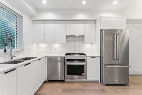 302-6933 Arcola Street, Burnaby, BC 