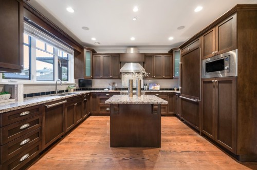 2031 45Th Avenue W, Vancouver, BC 