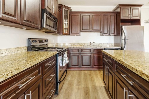 401-22363 Selkirk Avenue, Maple Ridge, BC 