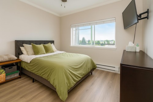 401-22363 Selkirk Avenue, Maple Ridge, BC 